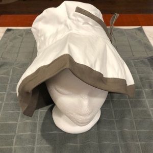 NWT Brooks and Bay sun hat UPF 50